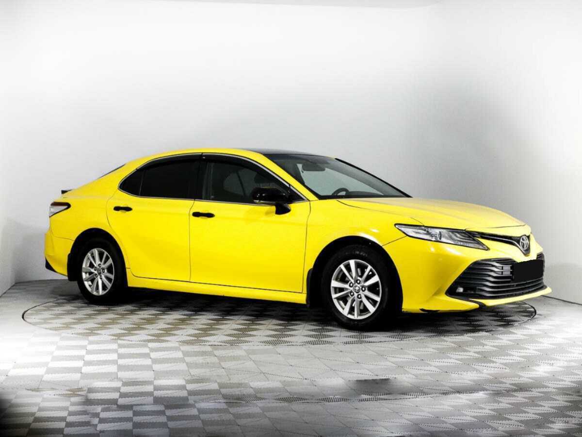 Toyota Camry с пробегом — 2021 год. Фото: #2