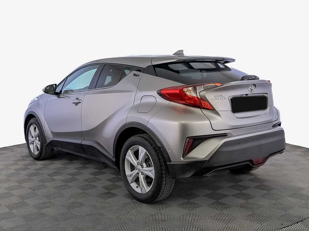 Toyota C-HR с пробегом — 2017 год. Фото: #6