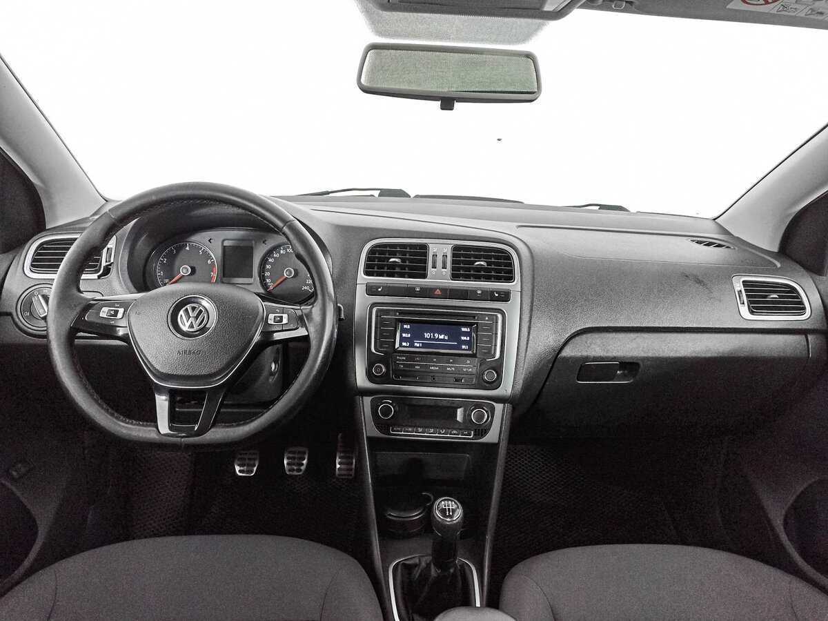Volkswagen Polo с пробегом — 2017 год. Фото: #11