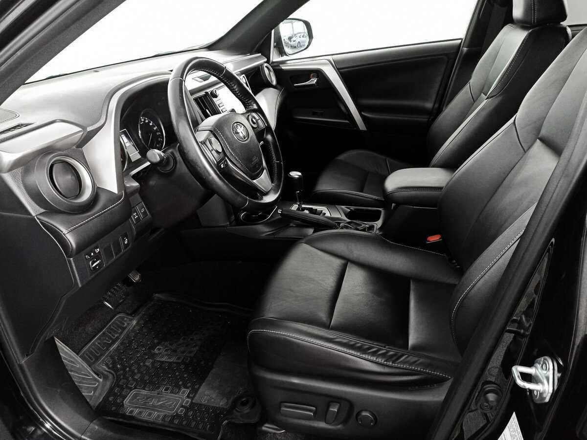 Toyota RAV4 с пробегом — 2019 год. Фото: #12