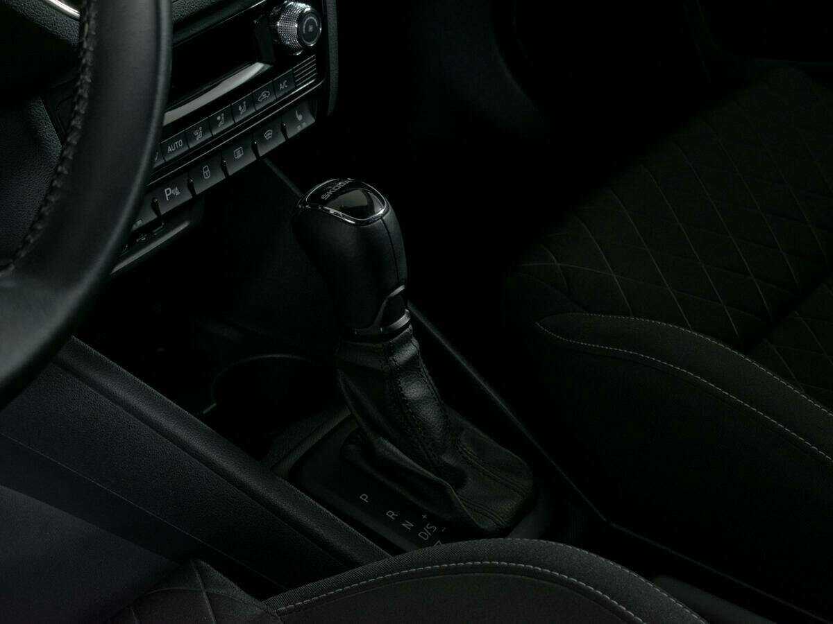 Skoda Rapid с пробегом — 2021 год. Фото: #14