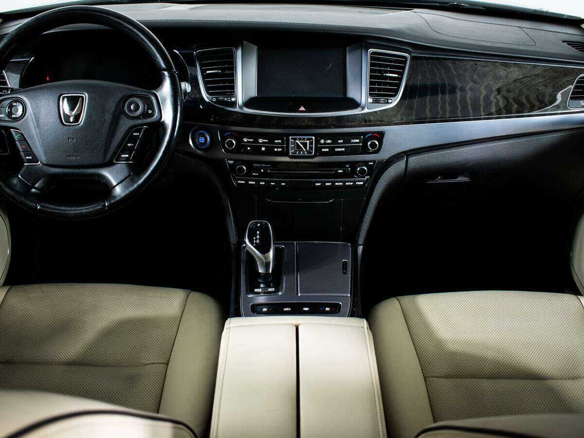 Hyundai Equus с пробегом — 2013 год. Фото: #10