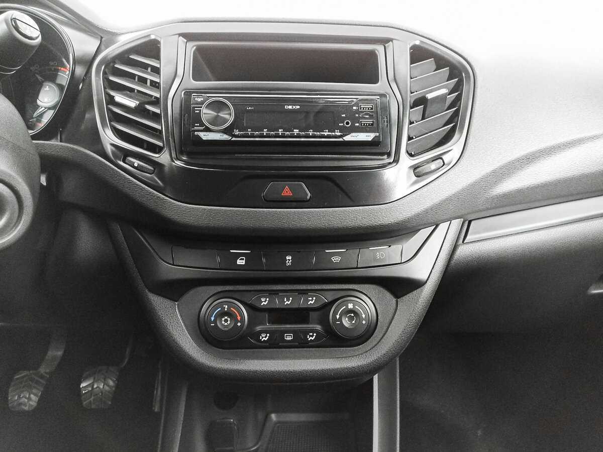 Lada (ВАЗ) Vesta с пробегом — 2018 год. Фото: #12