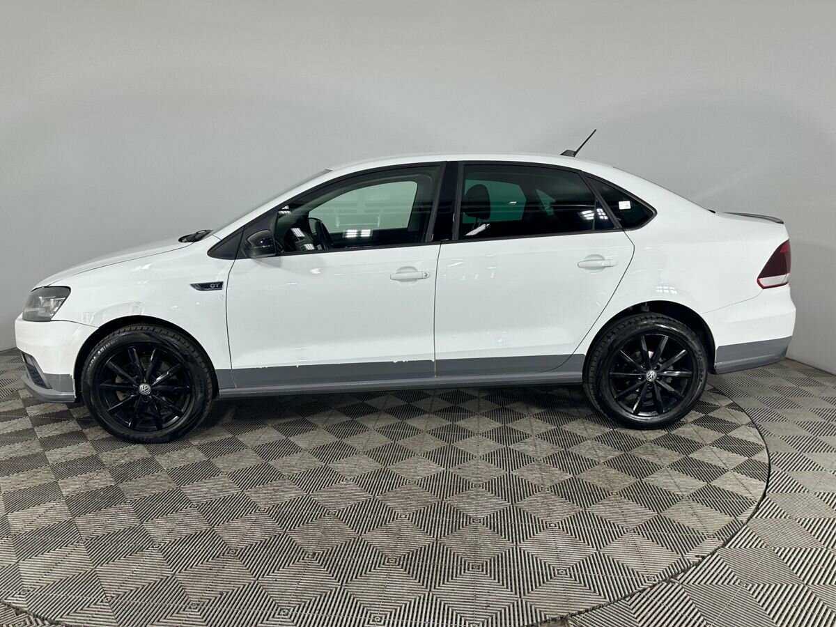 Volkswagen Polo с пробегом — 2018 год. Фото: #4