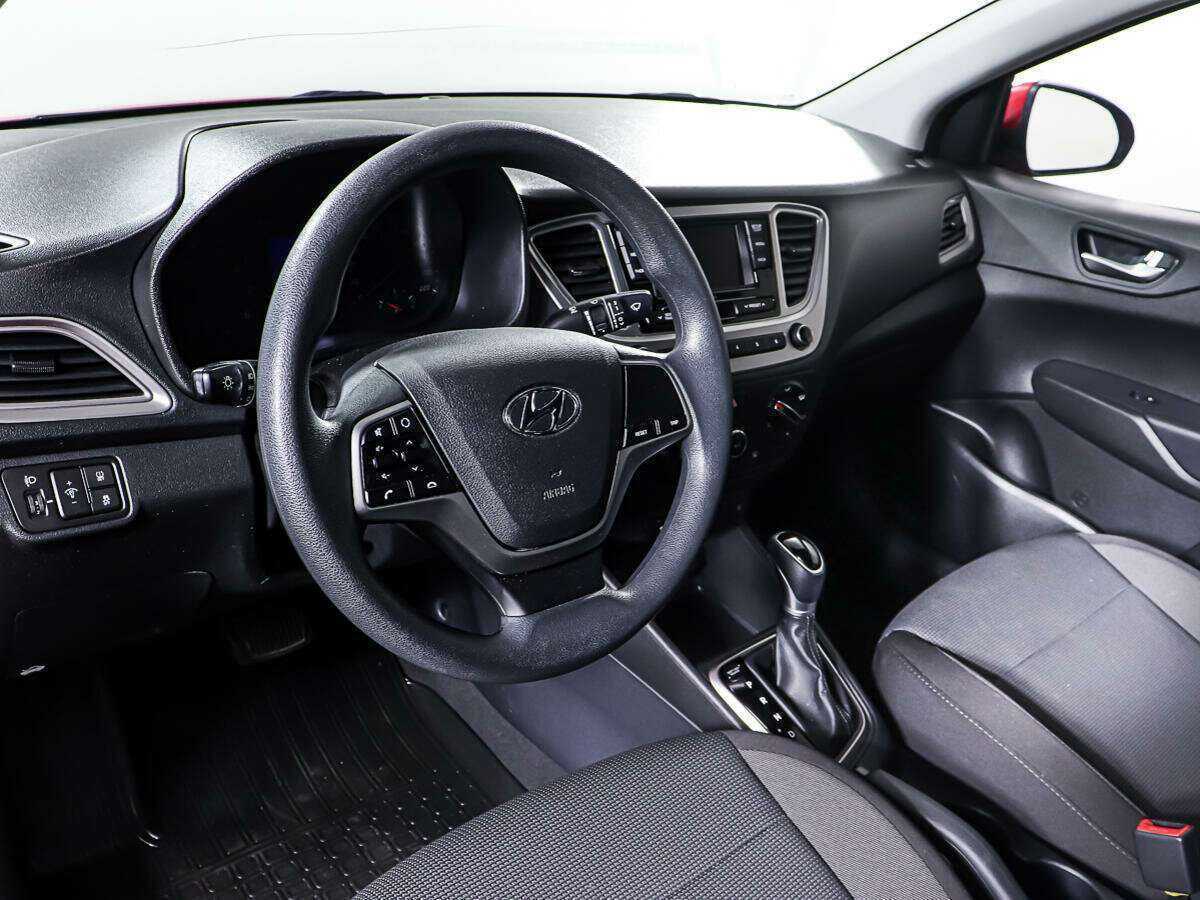 Hyundai Solaris с пробегом — 2020 год. Фото: #12