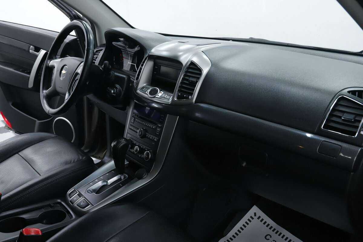 Chevrolet Captiva с пробегом — 2015 год. Фото: #16