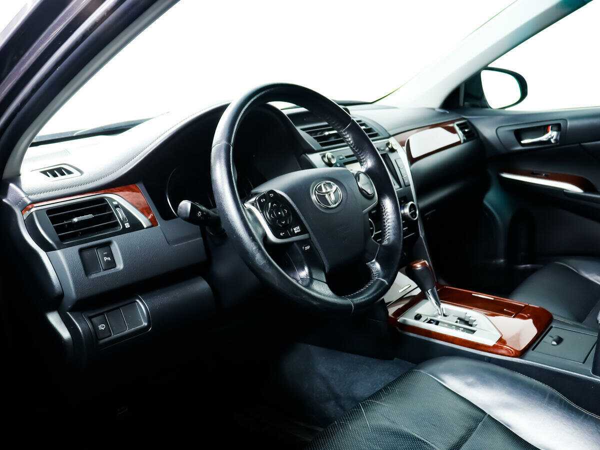 Toyota Camry с пробегом — 2012 год. Фото: #10