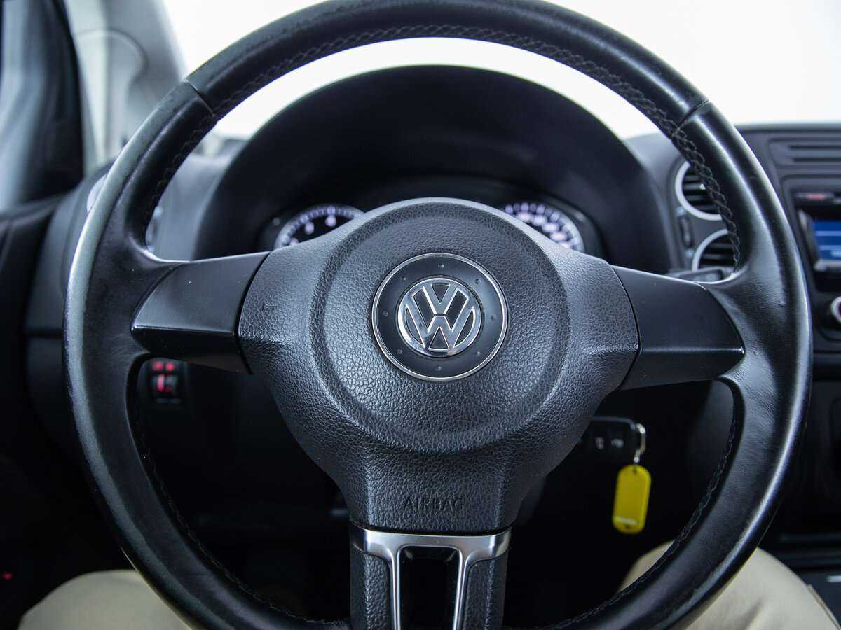 Volkswagen Golf Plus с пробегом — 2012 год. Фото: #13