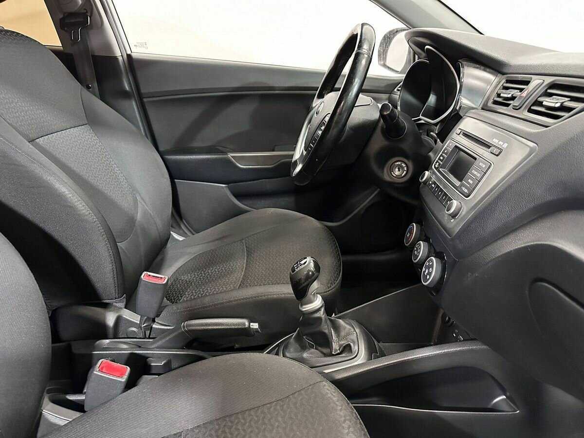 Kia Rio с пробегом — 2017 год. Фото: #9