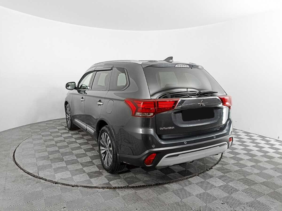 Mitsubishi Outlander с пробегом — 2021 год. Фото: #6