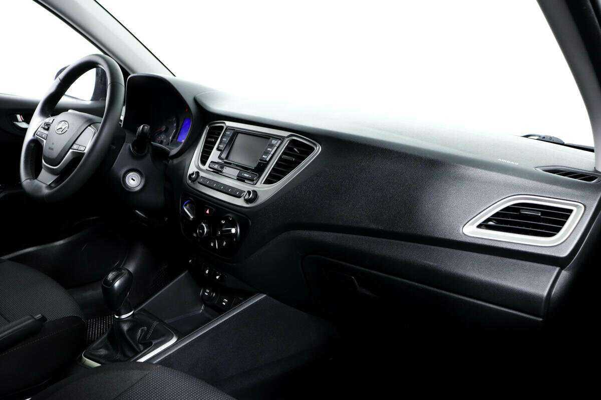 Hyundai Solaris с пробегом — 2021 год. Фото: #8