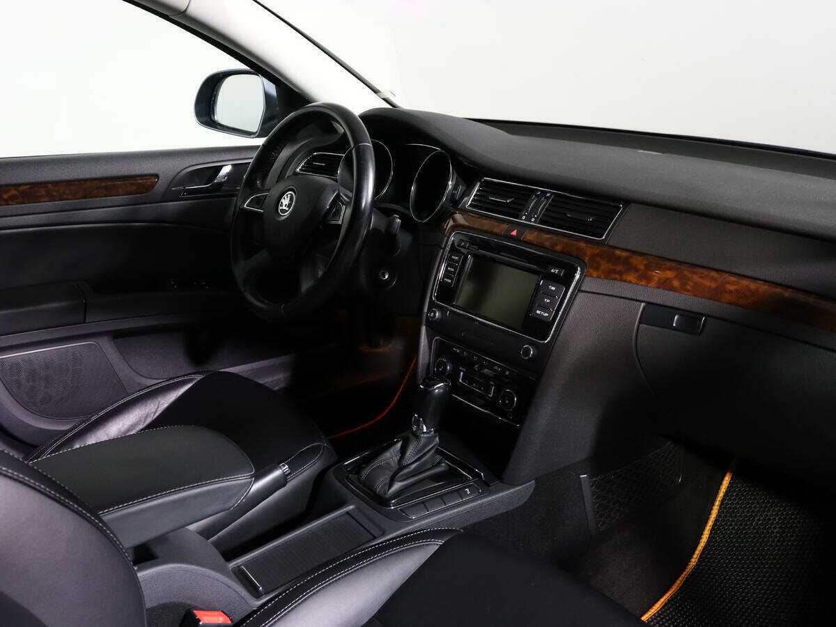Skoda Superb с пробегом — 2014 год. Фото: #8
