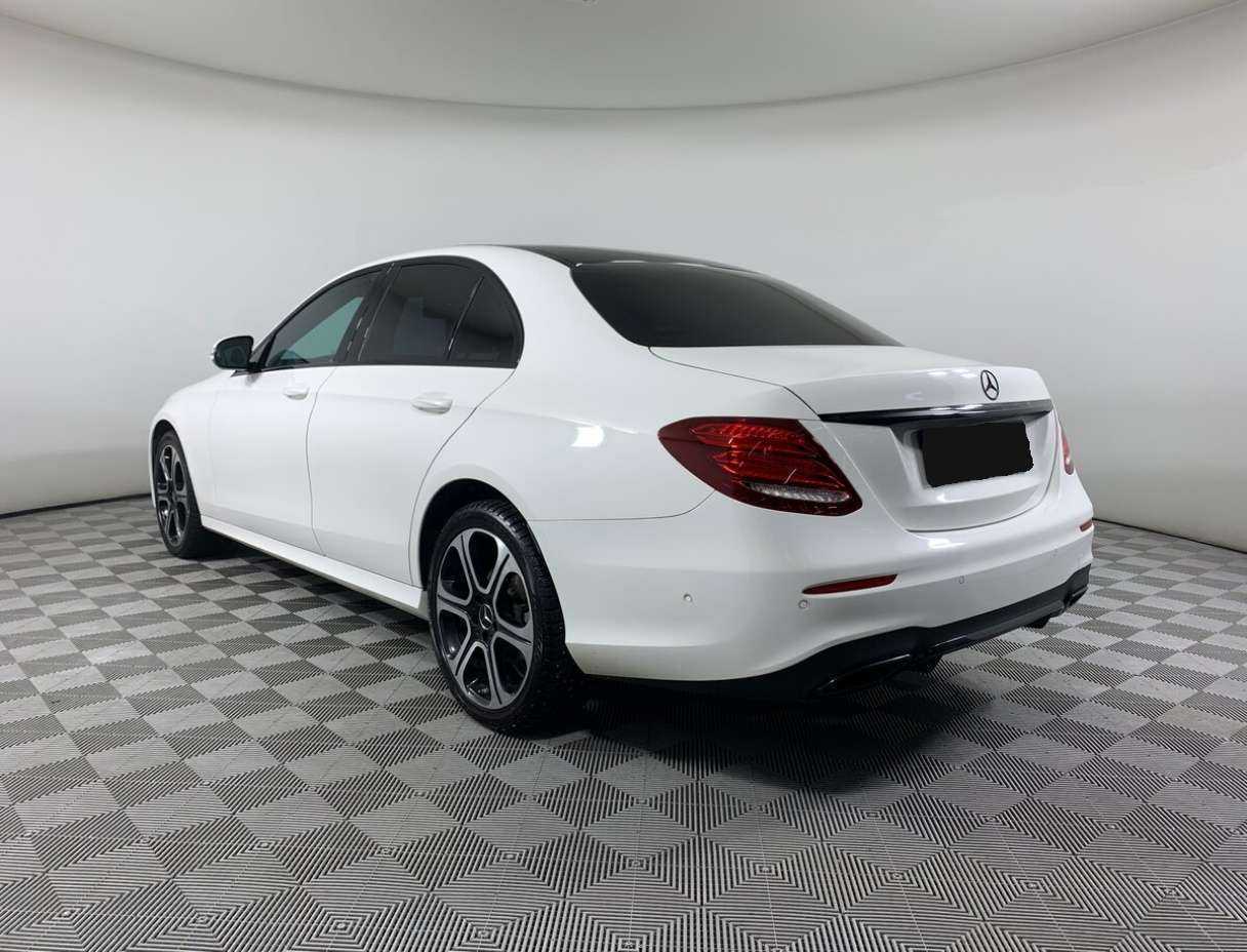 Mercedes-Benz E-Класс с пробегом — 2018 год. Фото: #6