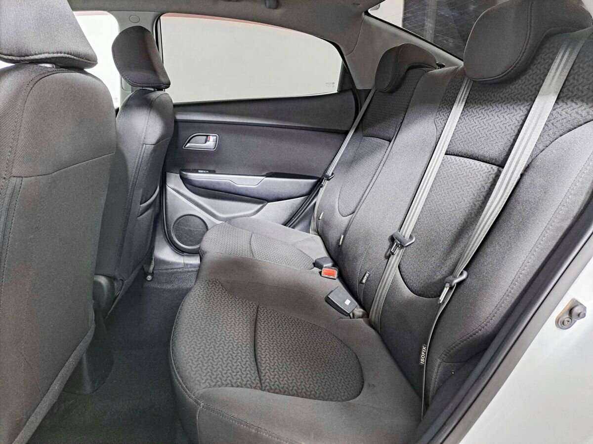 Kia Rio с пробегом — 2014 год. Фото: #9