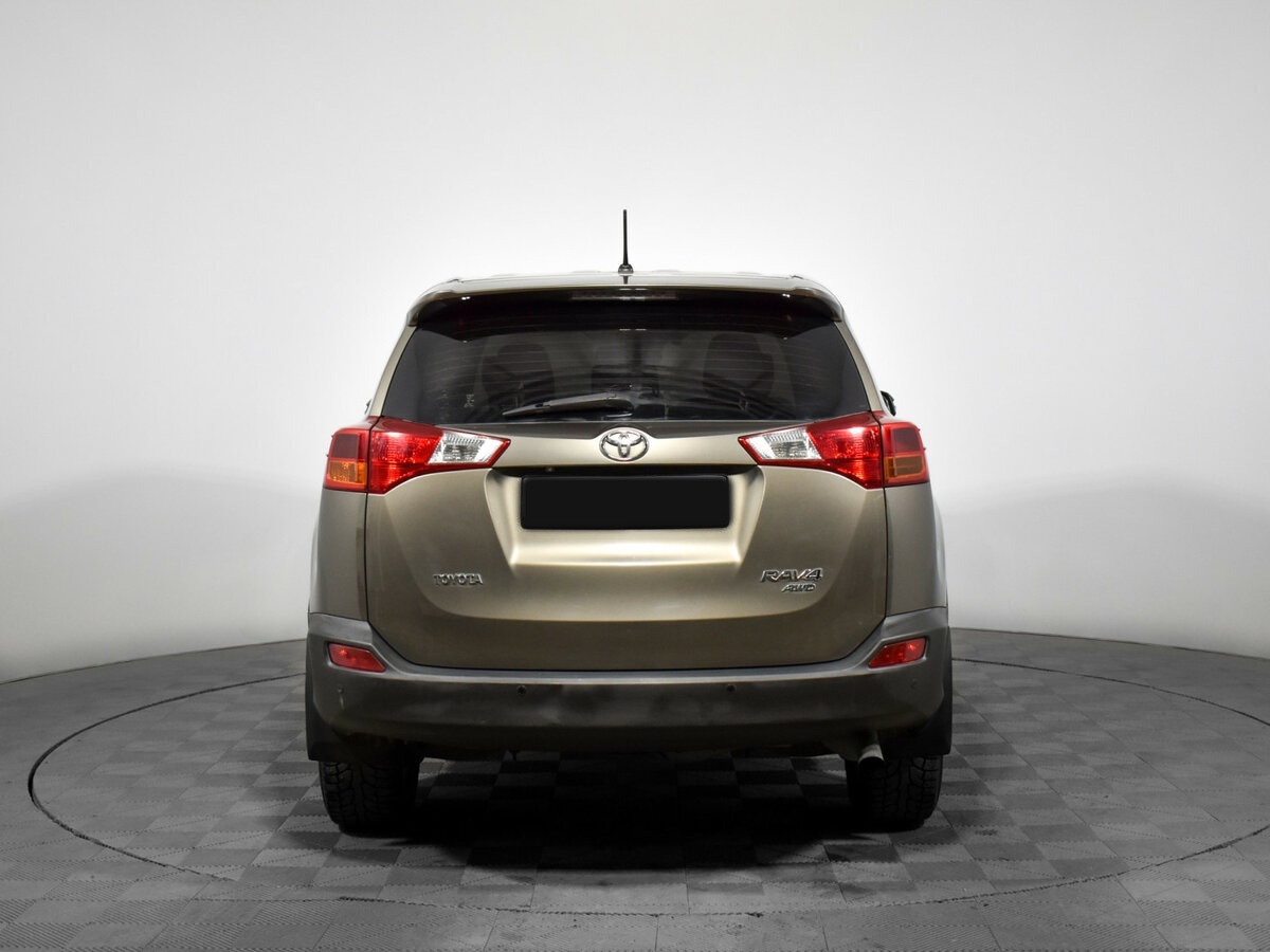 Toyota RAV4 с пробегом — 2013 год. Фото: #5