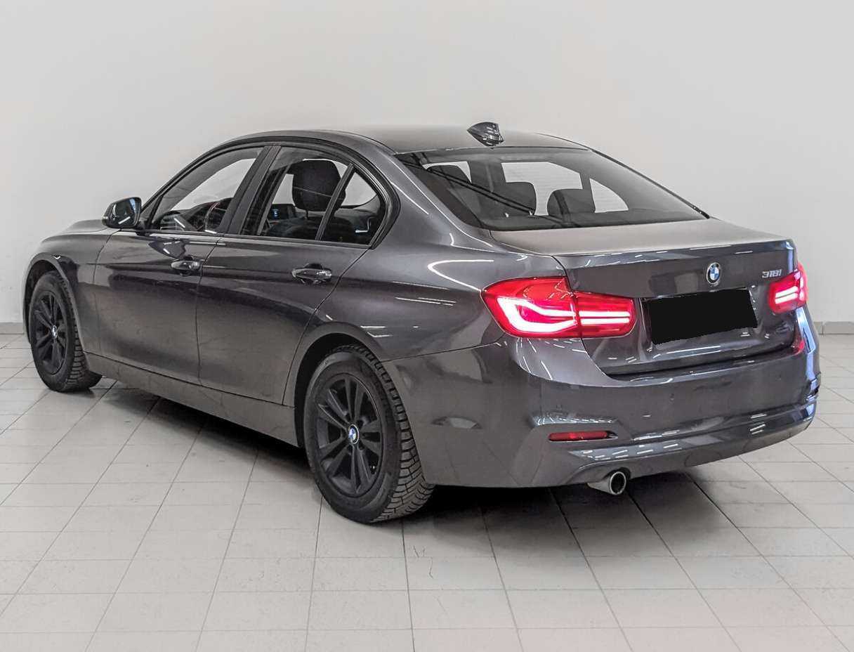 BMW 3 серии с пробегом — 2018 год. Фото: #6