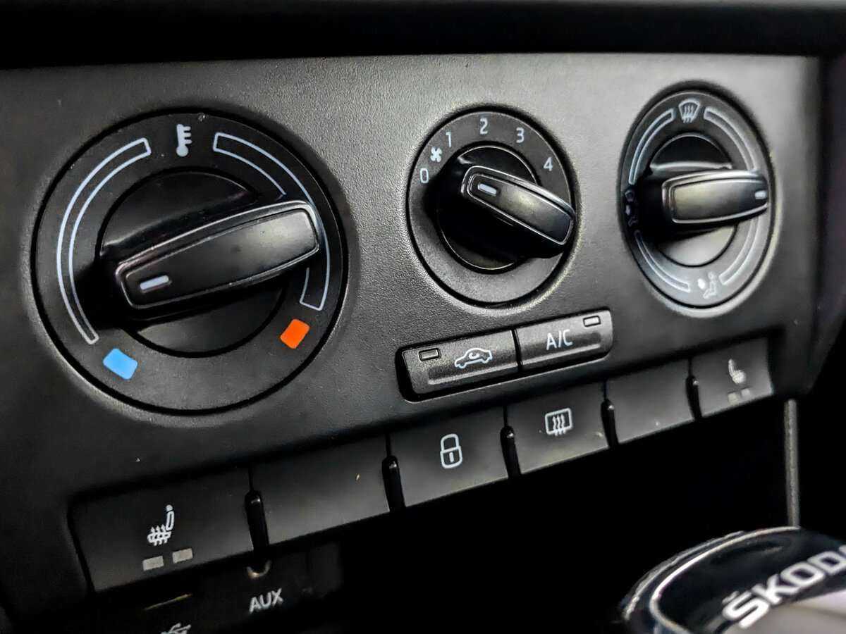 Skoda Rapid с пробегом — 2016 год. Фото: #19