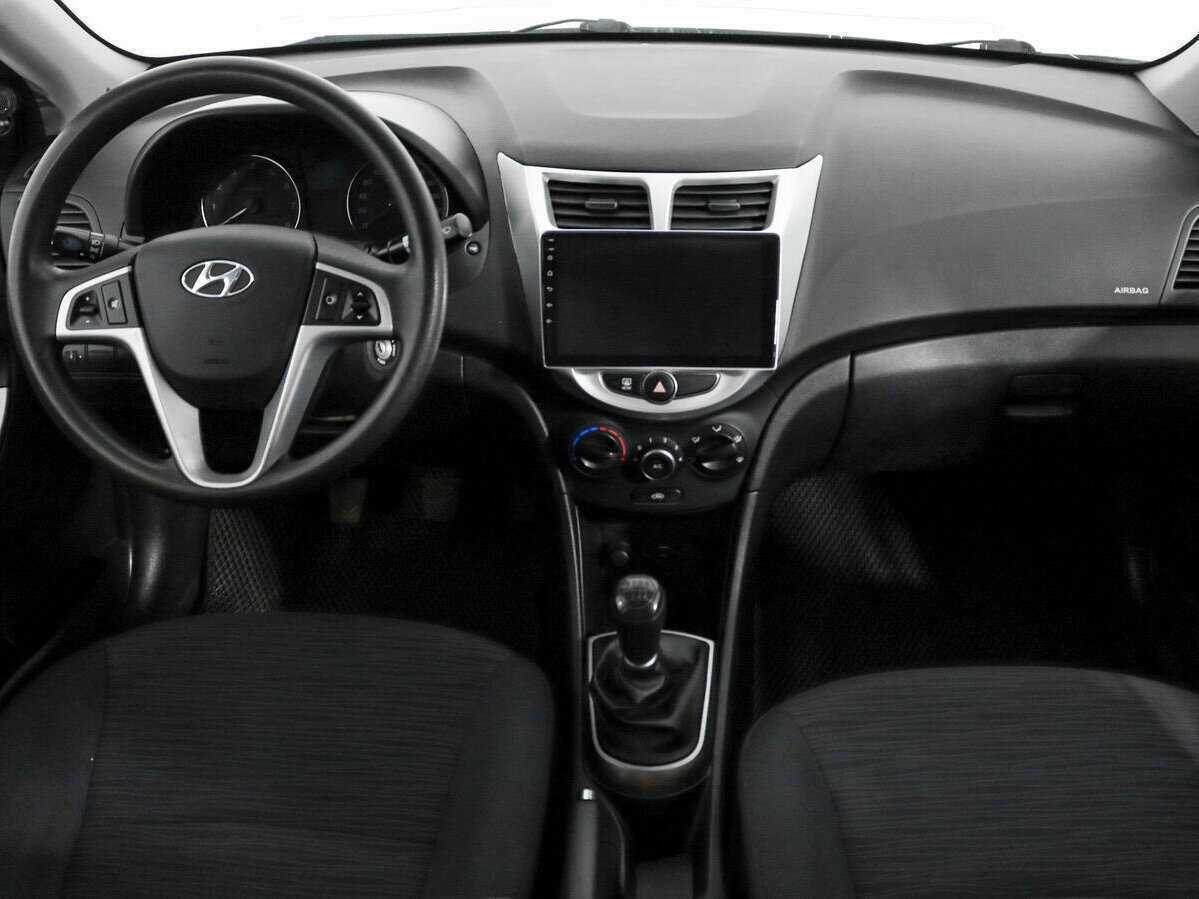 Hyundai Solaris с пробегом — 2016 год. Фото: #11