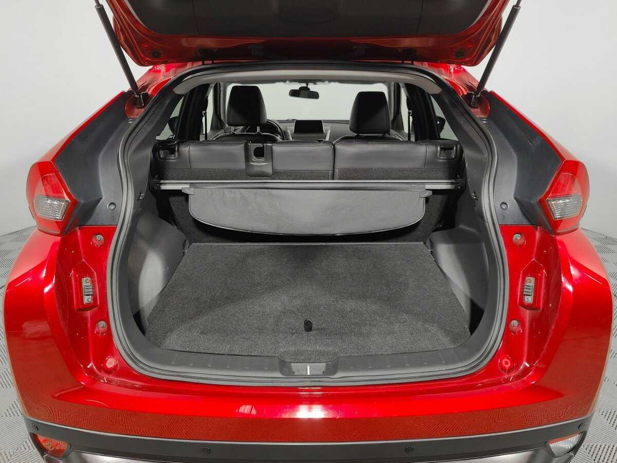 Mitsubishi Eclipse Cross с пробегом — 2018 год. Фото: #15