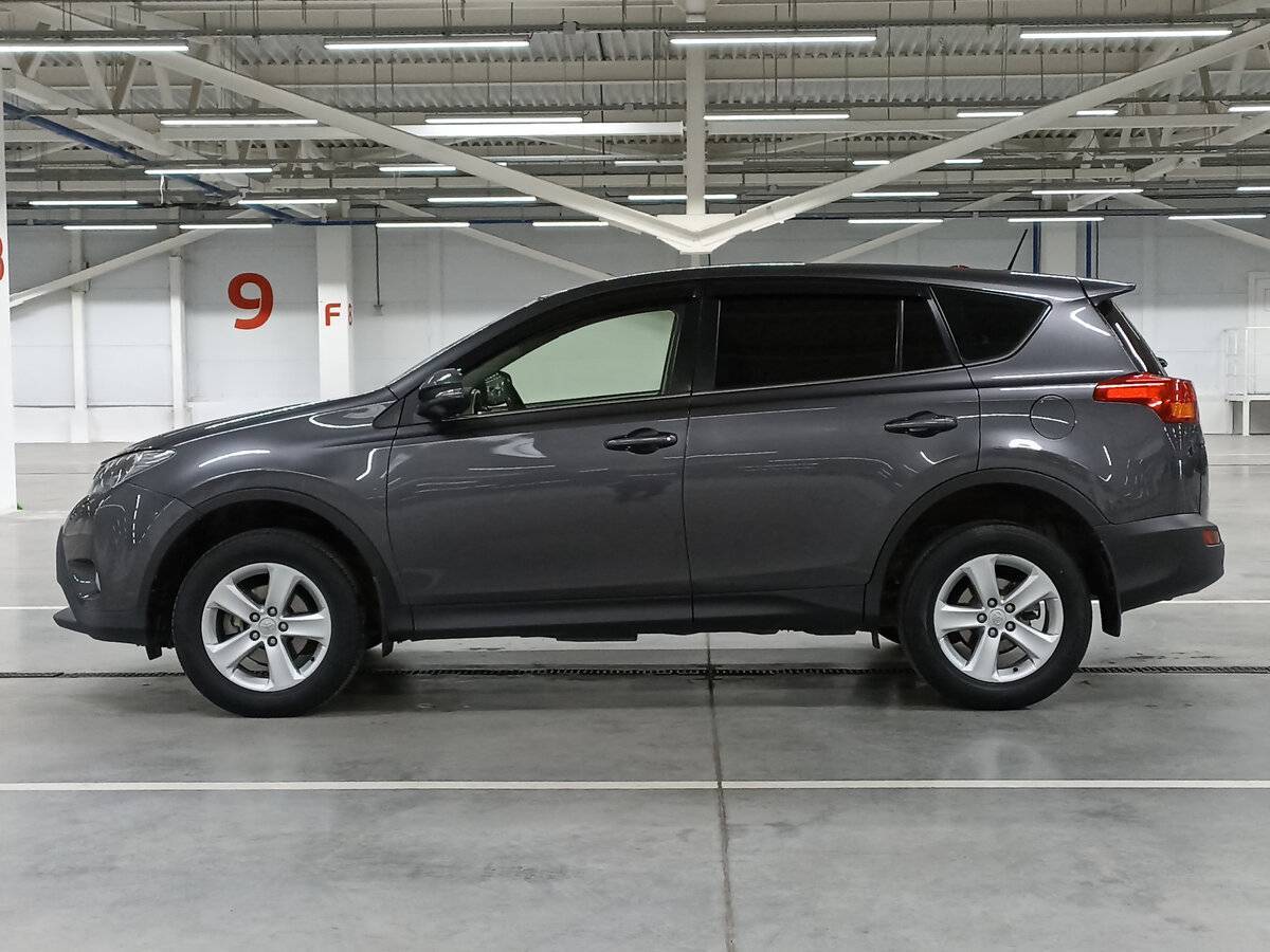 Toyota RAV4 с пробегом — 2013 год. Фото: #7