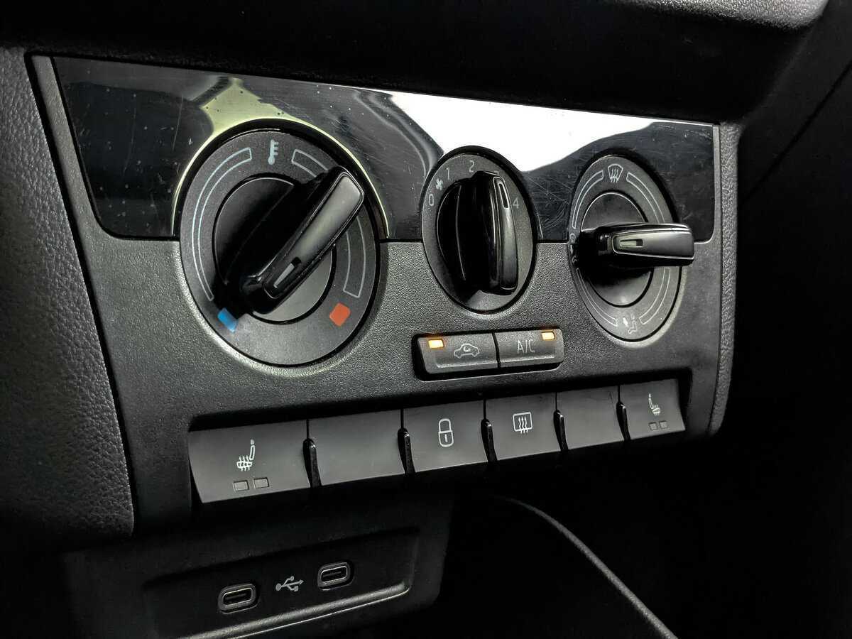 Volkswagen Polo с пробегом — 2020 год. Фото: #16