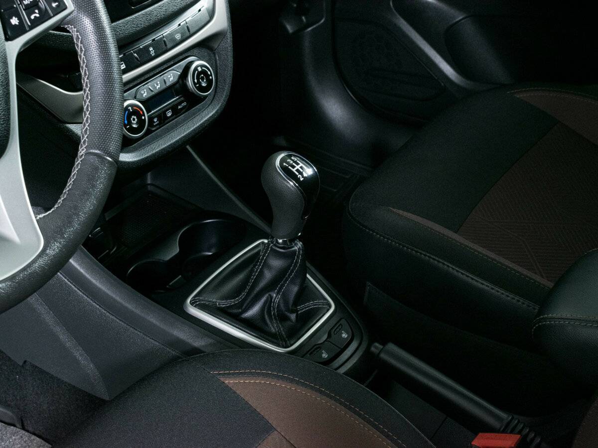 Lada (ВАЗ) Vesta с пробегом — 2020 год. Фото: #11