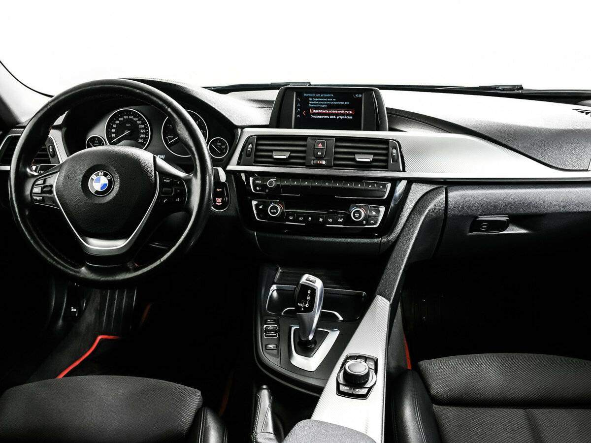 BMW 3 серии с пробегом — 2017 год. Фото: #10