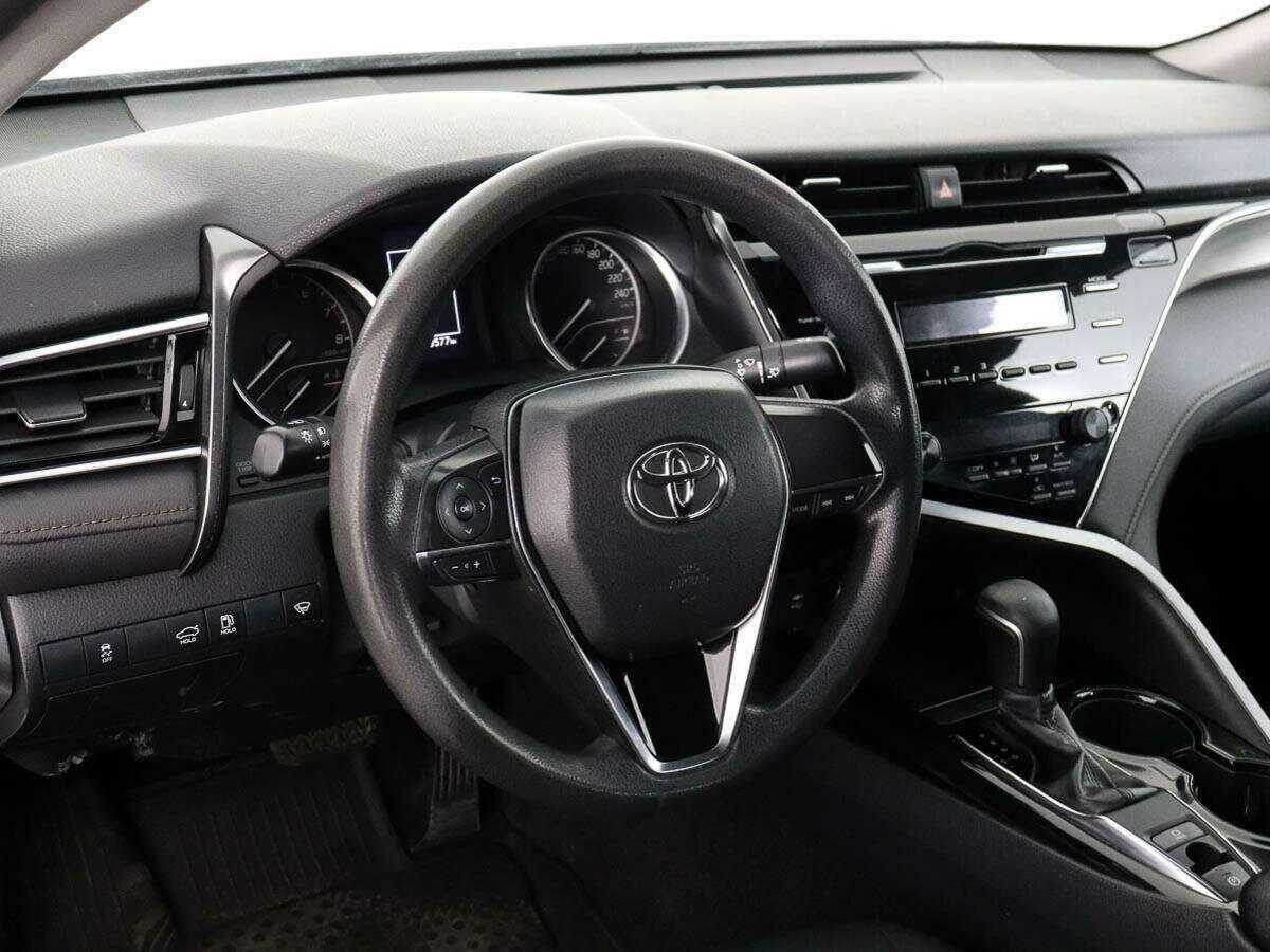 Toyota Camry с пробегом — 2020 год. Фото: #7