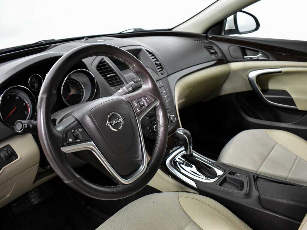 Opel Insignia с пробегом — 2012 год. Фото: #8