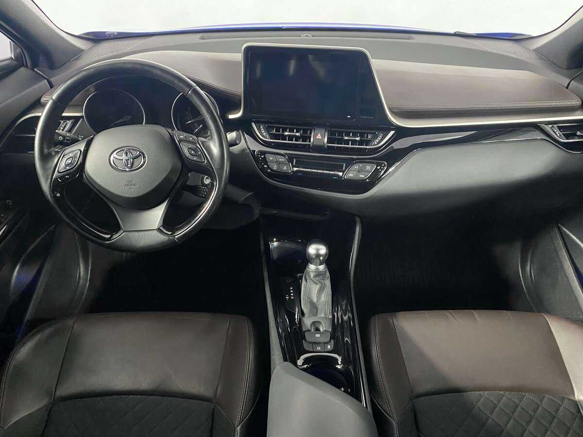 Toyota C-HR с пробегом — 2019 год. Фото: #8