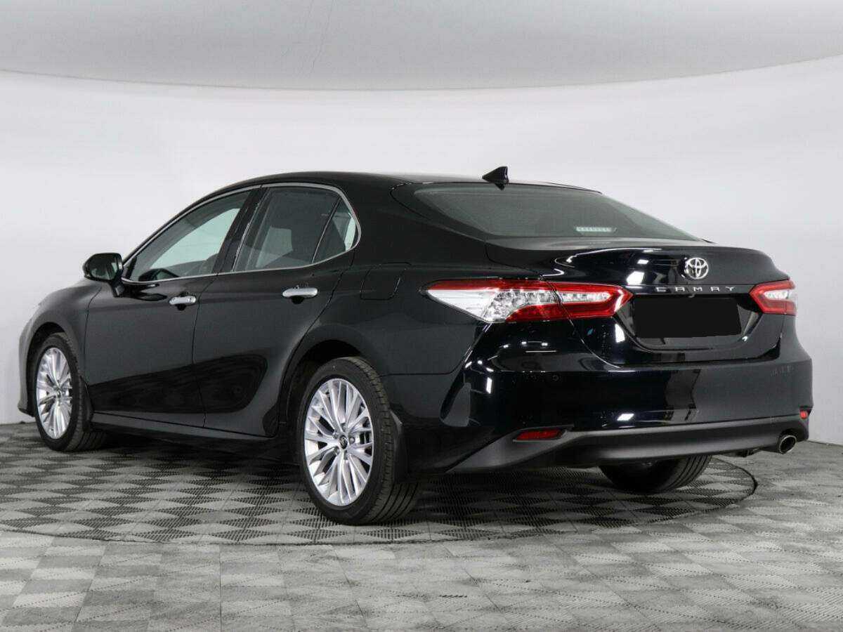 Toyota Camry с пробегом — 2018 год. Фото: #6