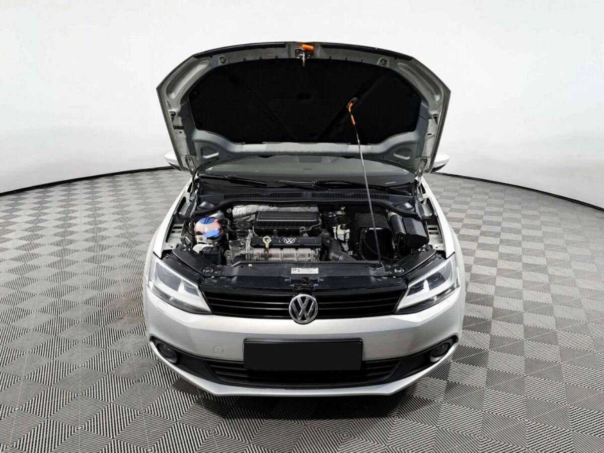 Volkswagen Jetta с пробегом — 2014 год. Фото: #8
