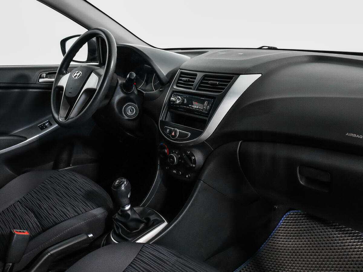Hyundai Solaris с пробегом — 2016 год. Фото: #8