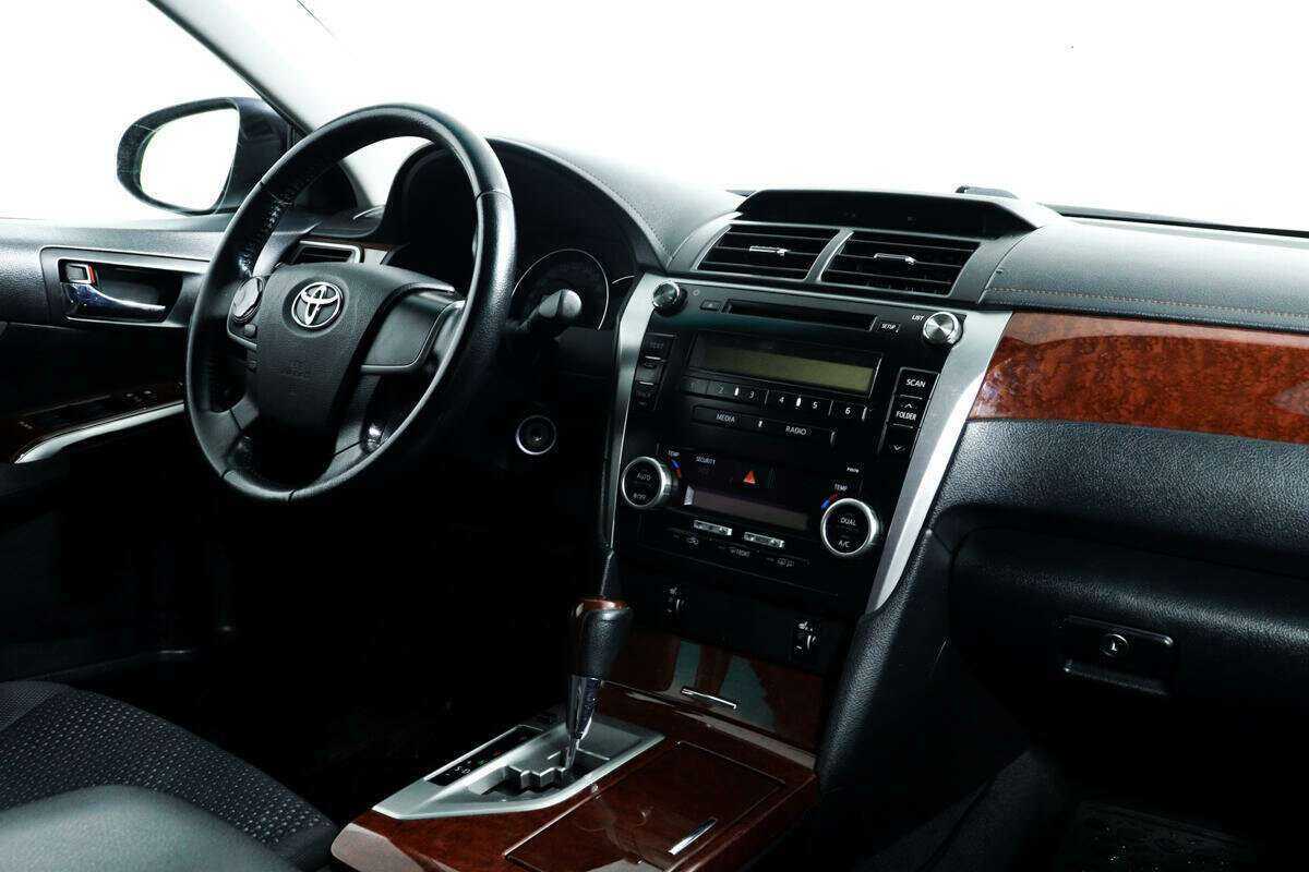 Toyota Camry с пробегом — 2012 год. Фото: #8