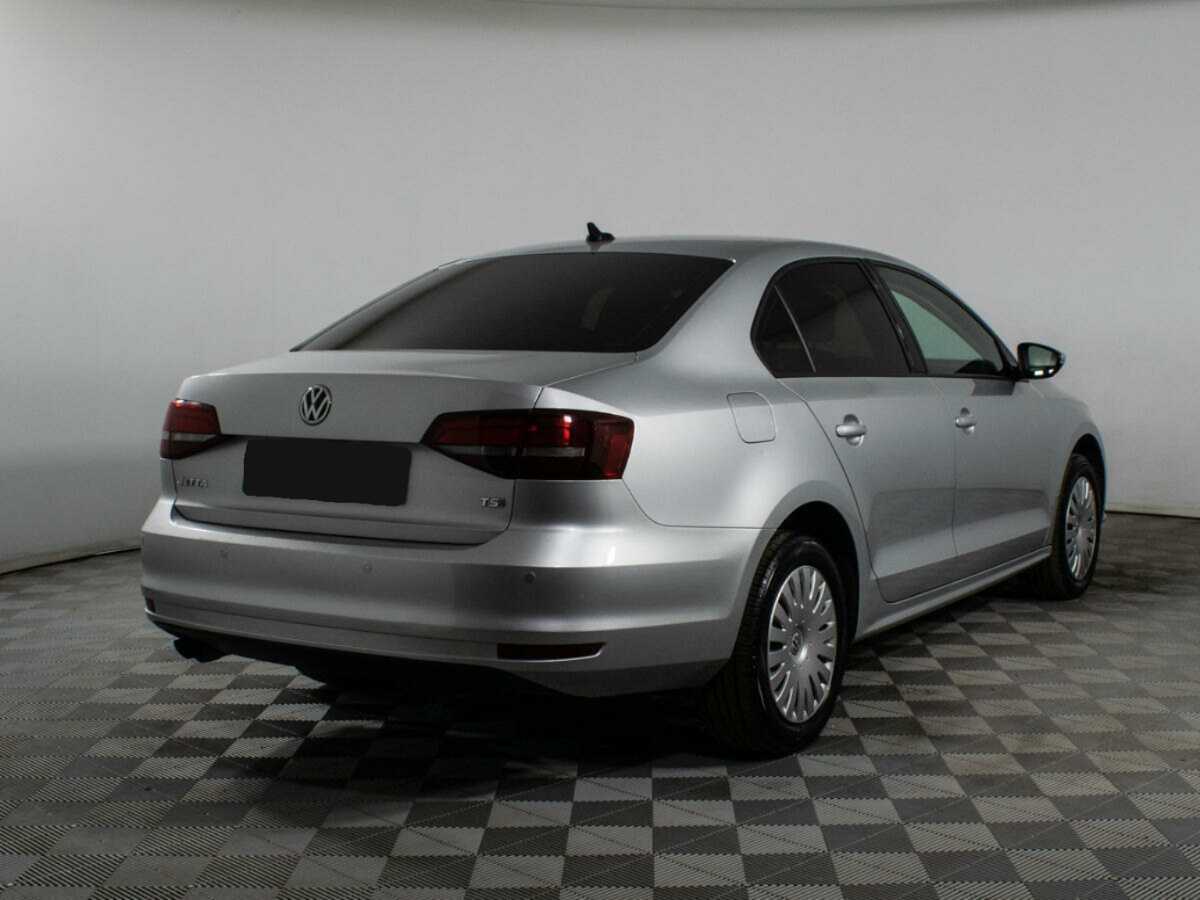 Volkswagen Jetta с пробегом — 2018 год. Фото: #4