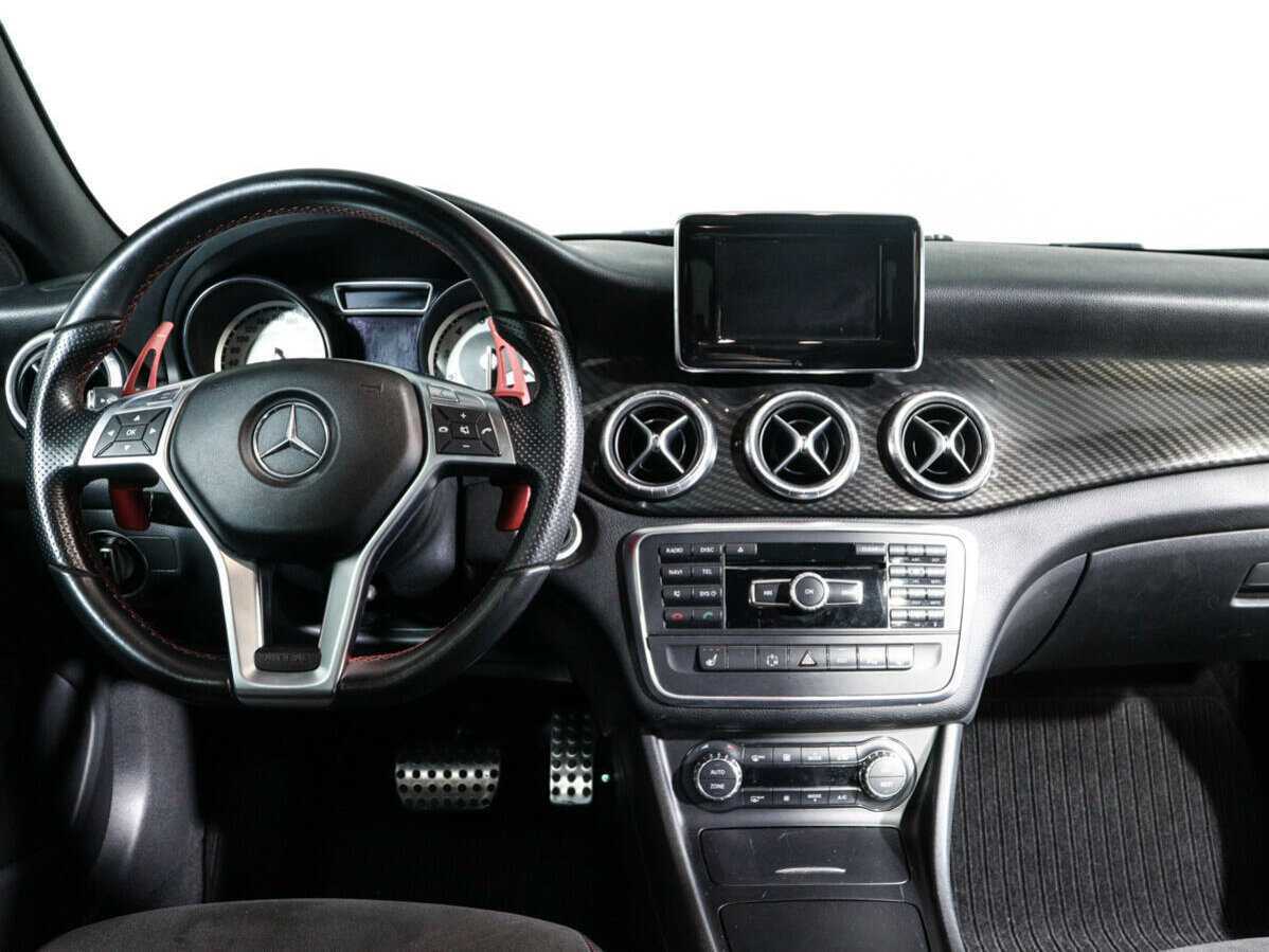 Mercedes-Benz CLA с пробегом — 2013 год. Фото: #10