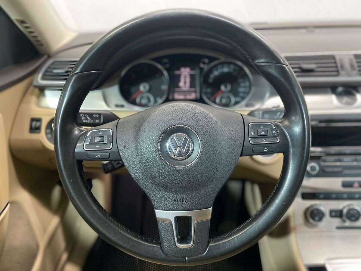 Volkswagen Passat с пробегом — 2012 год. Фото: #9