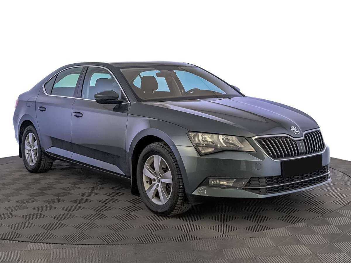 Skoda Superb с пробегом — 2019 год. Фото: #2