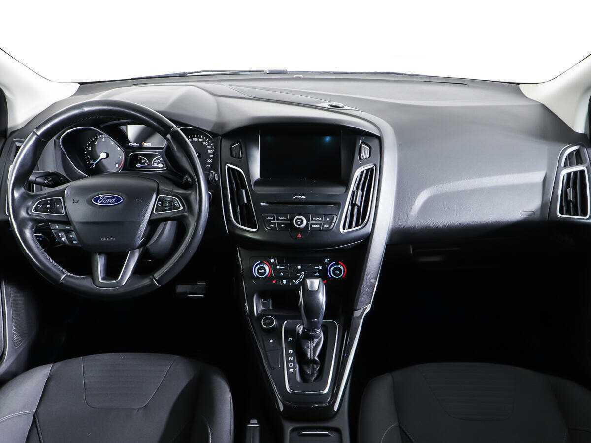 Ford Focus с пробегом — 2015 год. Фото: #12