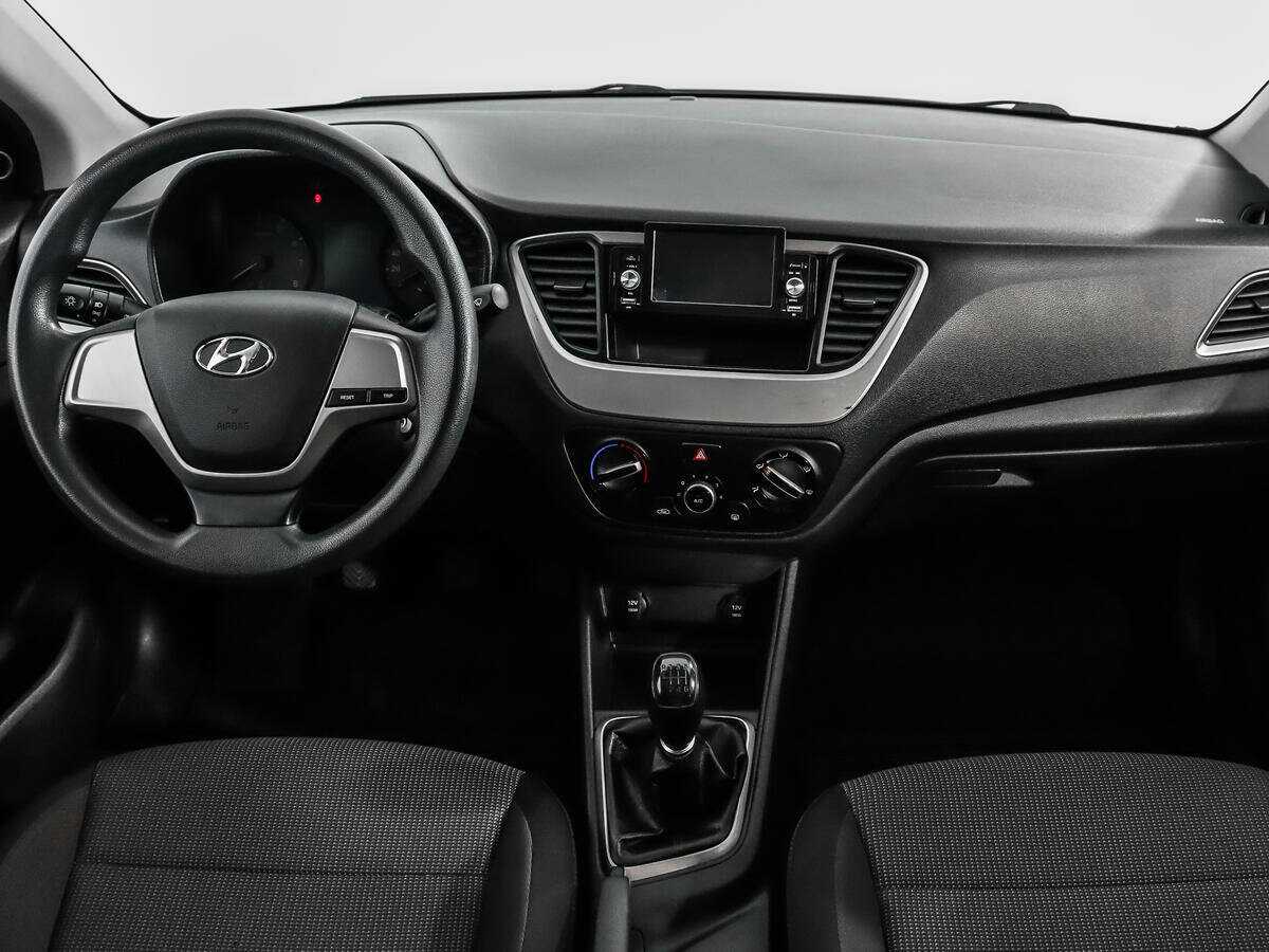 Hyundai Solaris с пробегом — 2018 год. Фото: #11