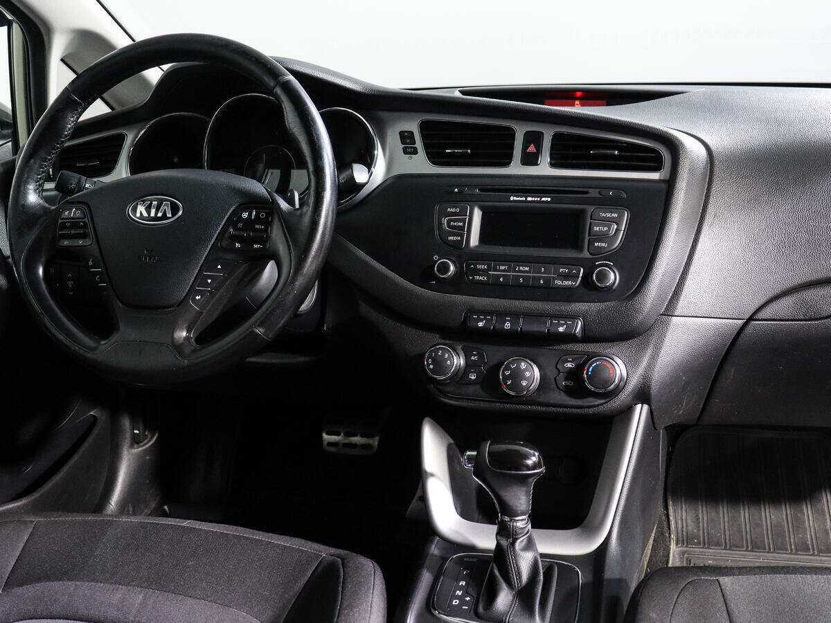 Kia Ceed с пробегом — 2012 год. Фото: #9