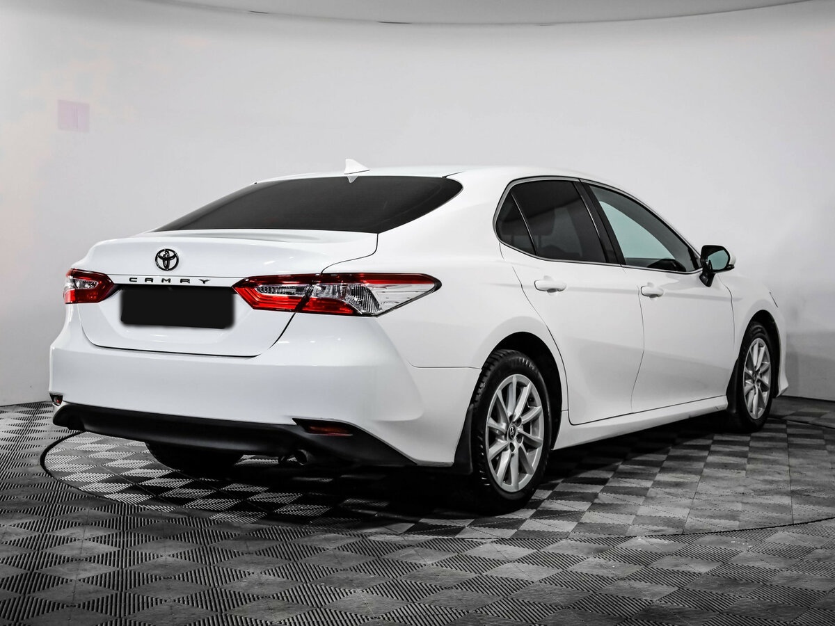 Toyota Camry с пробегом — 2021 год. Фото: #22