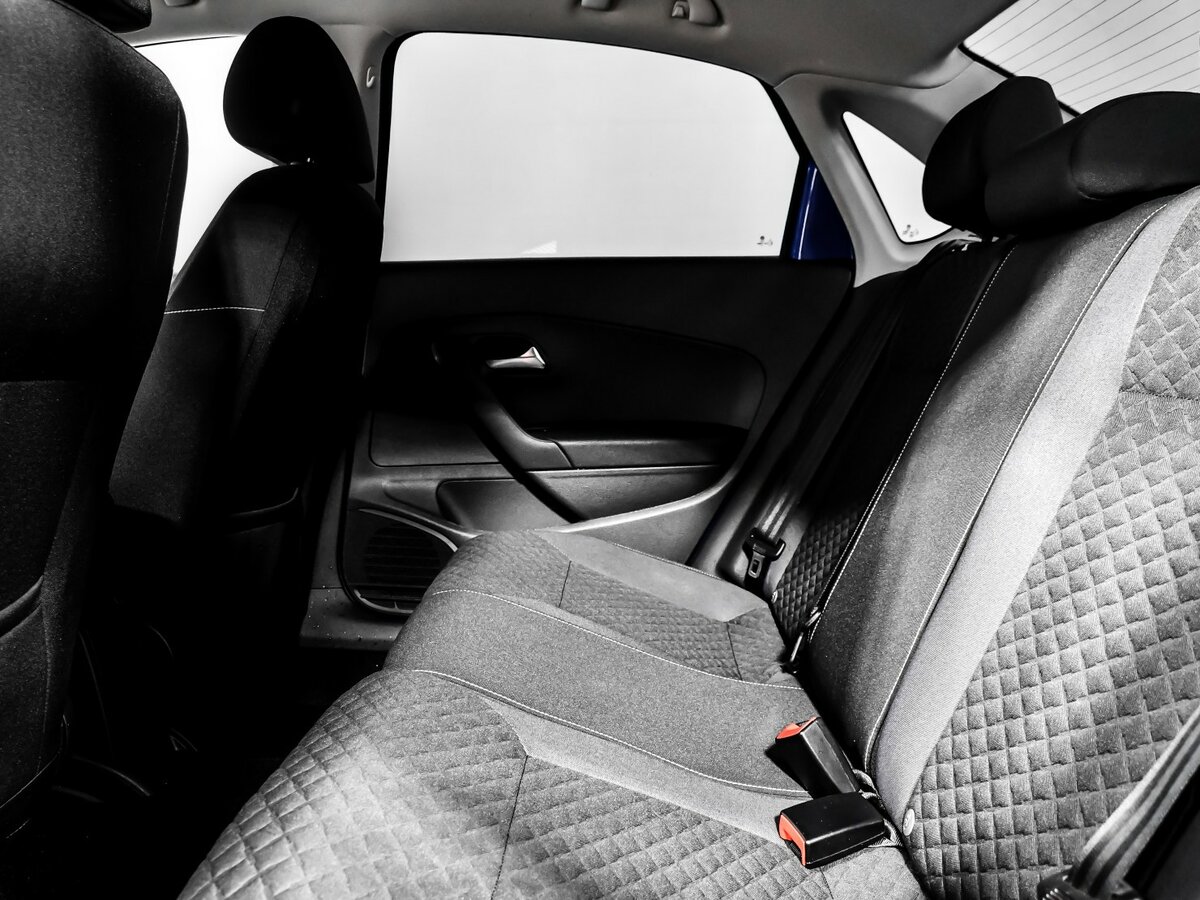 Volkswagen Polo с пробегом — 2018 год. Фото: #11