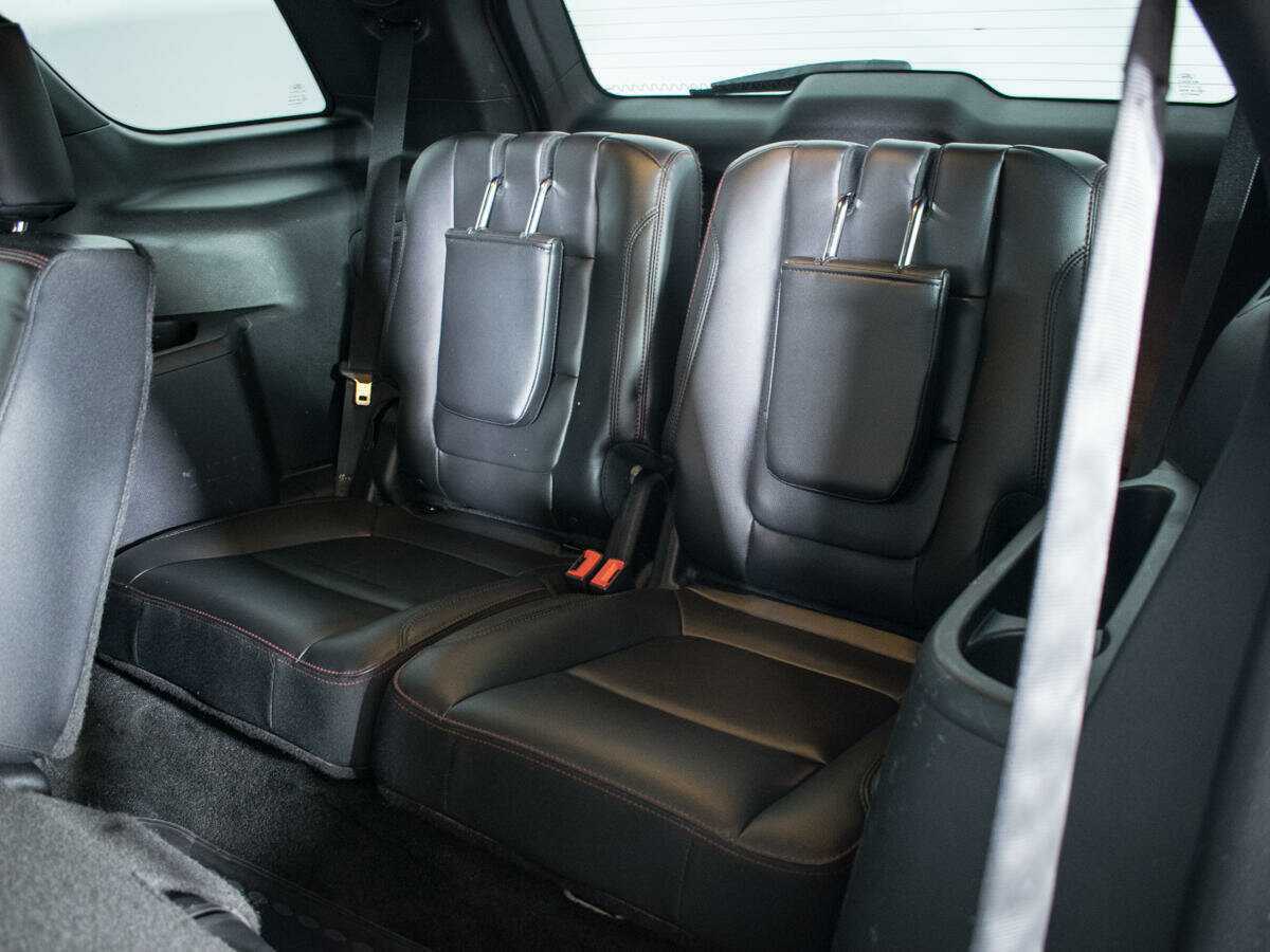 Ford Explorer с пробегом — 2016 год. Фото: #12