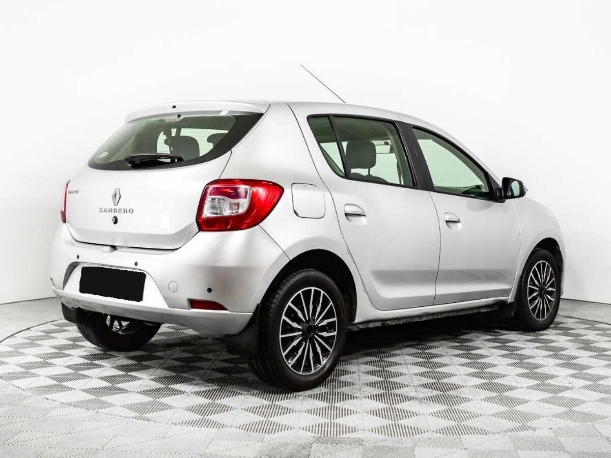 Renault Sandero с пробегом — 2015 год. Фото: #4