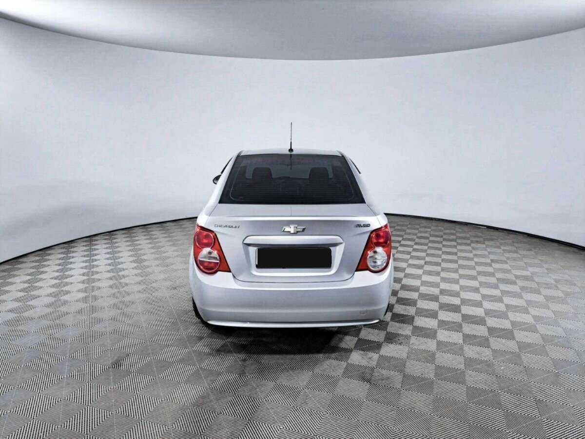 Chevrolet Aveo с пробегом — 2012 год. Фото: #5