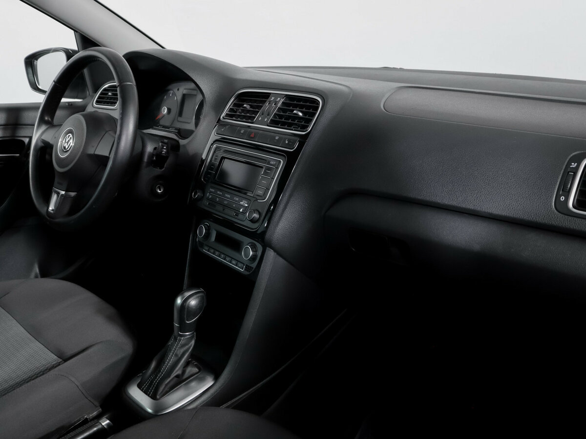 Volkswagen Polo с пробегом — 2014 год. Фото: #6