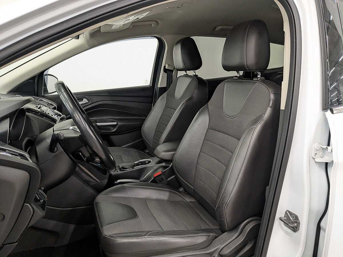Ford Kuga с пробегом — 2014 год. Фото: #17