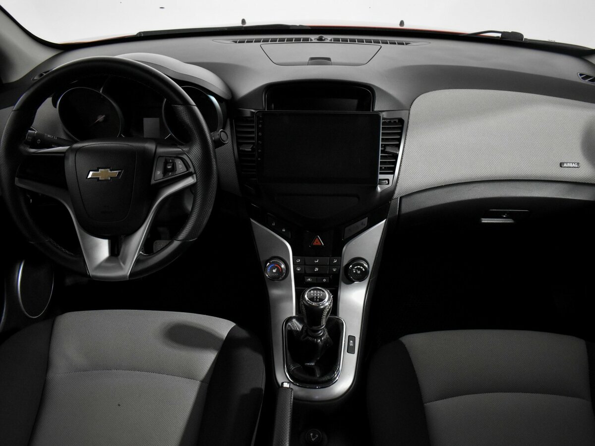 Chevrolet Cruze с пробегом — 2012 год. Фото: #12