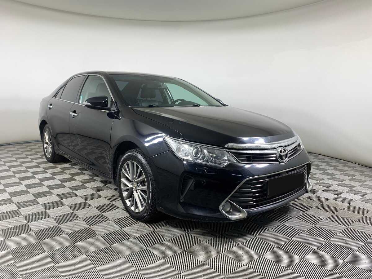 Toyota Camry с пробегом — 2016 год. Фото: #2
